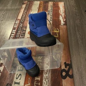 North Face boot in excellent condition. They are great for the snow.